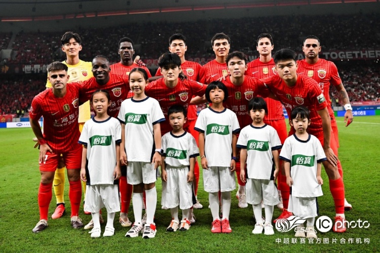 海港三球被吹 主场0-1泰山