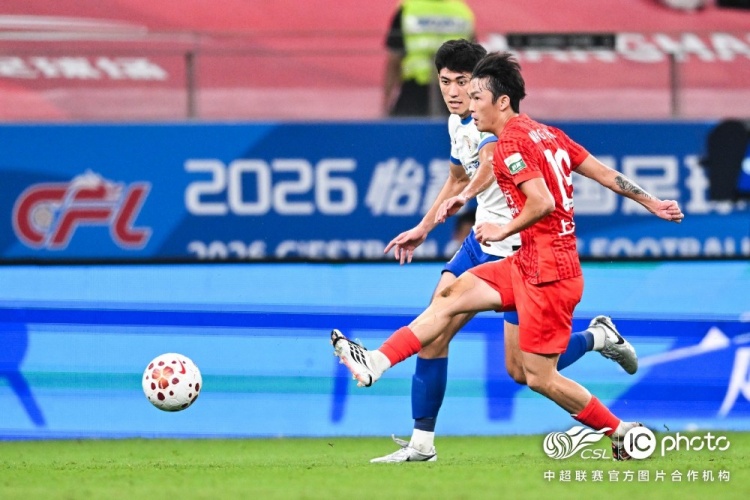 海港三球被吹 主场0-1泰山