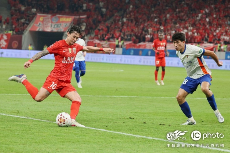 海港三球被吹 主场0-1泰山