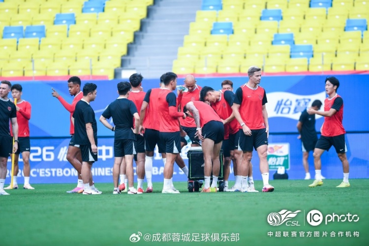 阿洛伊西:我们进攻端数据不错,定位球也是我们重点打磨的环节 阿洛伊西:我们进攻端数据不错,定位球也是我们重点打磨的环节