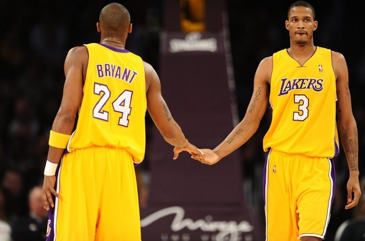 阿里扎：08年输给绿军后凯密朝我们叫嚣 科比只是微笑盘算着复仇