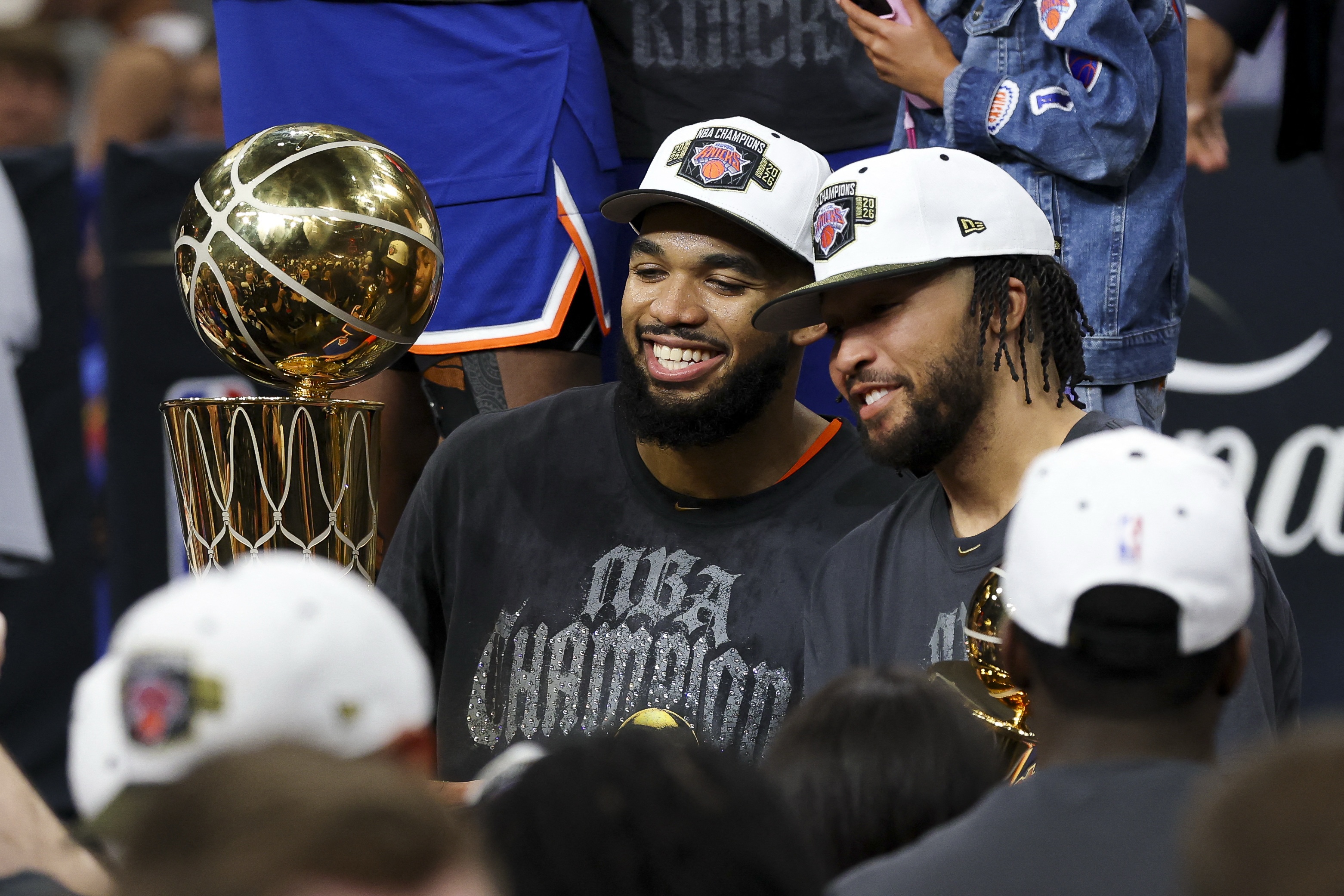 ESPN预测：KD&追梦季中会被交易！詹姆斯场均低于20分&湖人崩盘