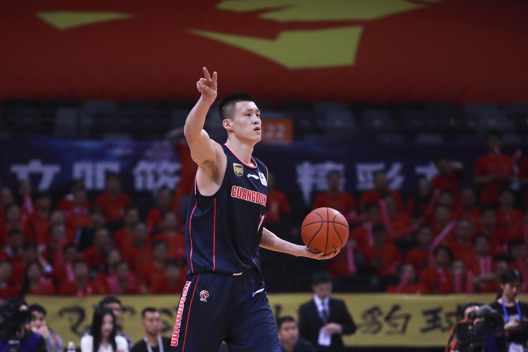 媒体人：周鹏本打算退役但对当年离开广东有遗憾 还想帮广东争冠